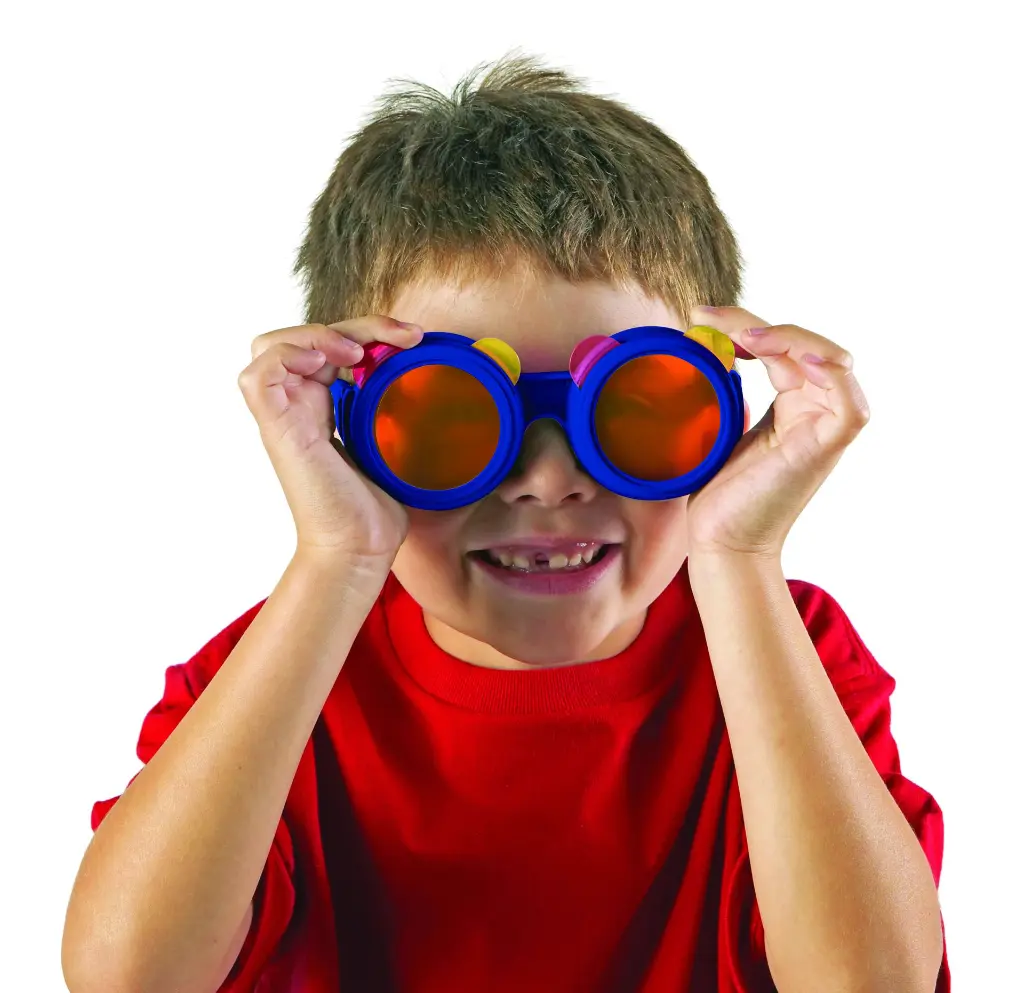 2446-ColorMixingGlasses_boy_HR-3.webp