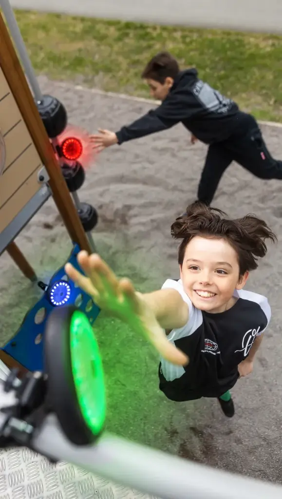 P82300_07.webp