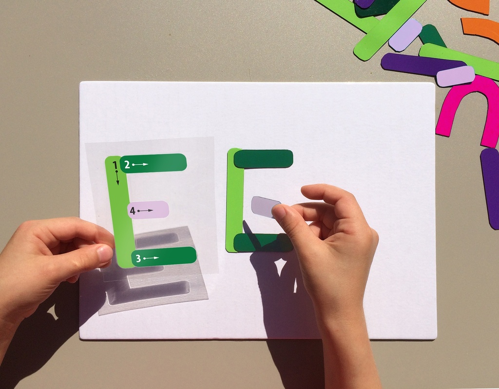 J'APPRENDS A DESSINER L'ALPHABET, A