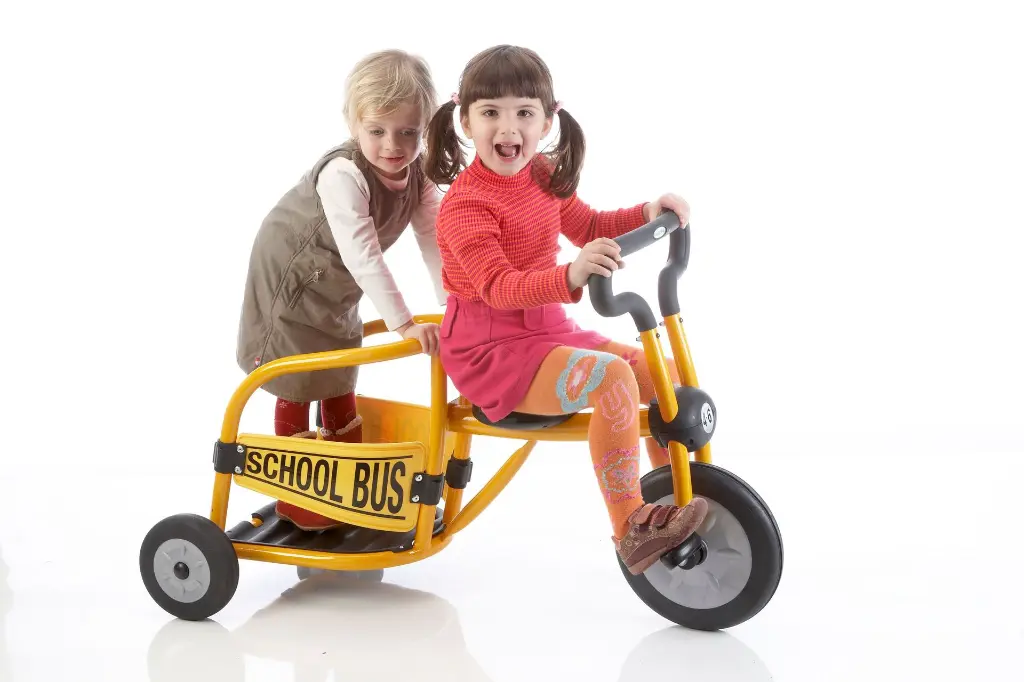 Italtrike_Pilot_300-19_active_web_schoolbus_69246-069246.webp