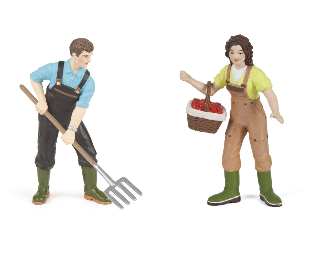 Figuren eines Bauern und einer Bäuerin