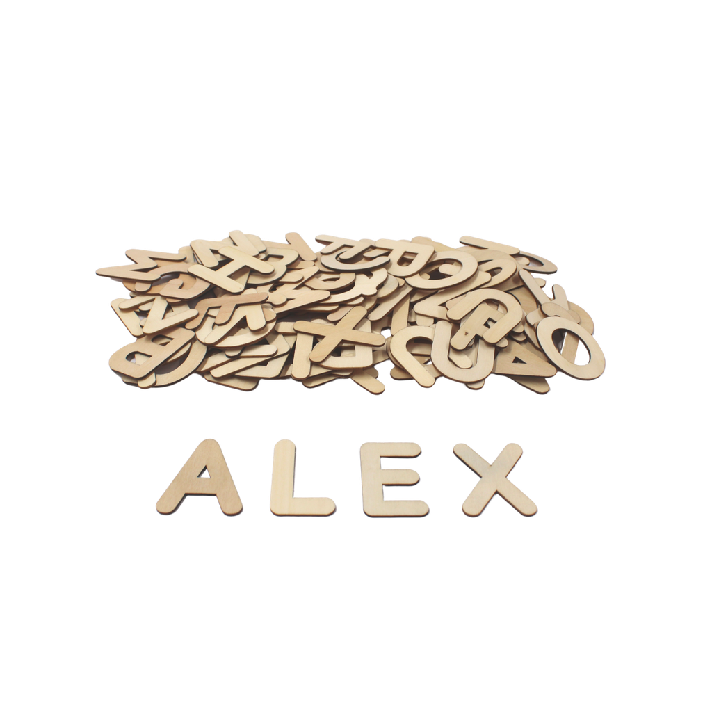 HOUTEN LETTERS OM TE DECOREREN, HOOFDLETTERS