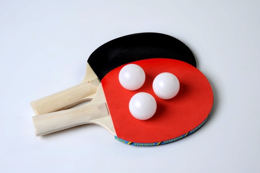 [9536] SET OF 2 TABLE TENNIS RACKETS + 3 BALLS